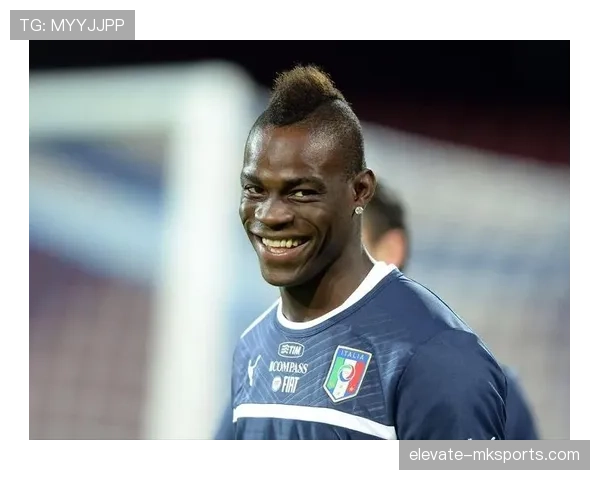 巴洛特利新豪宅旁边竟然开了个平价火锅店，这反差太绝了！